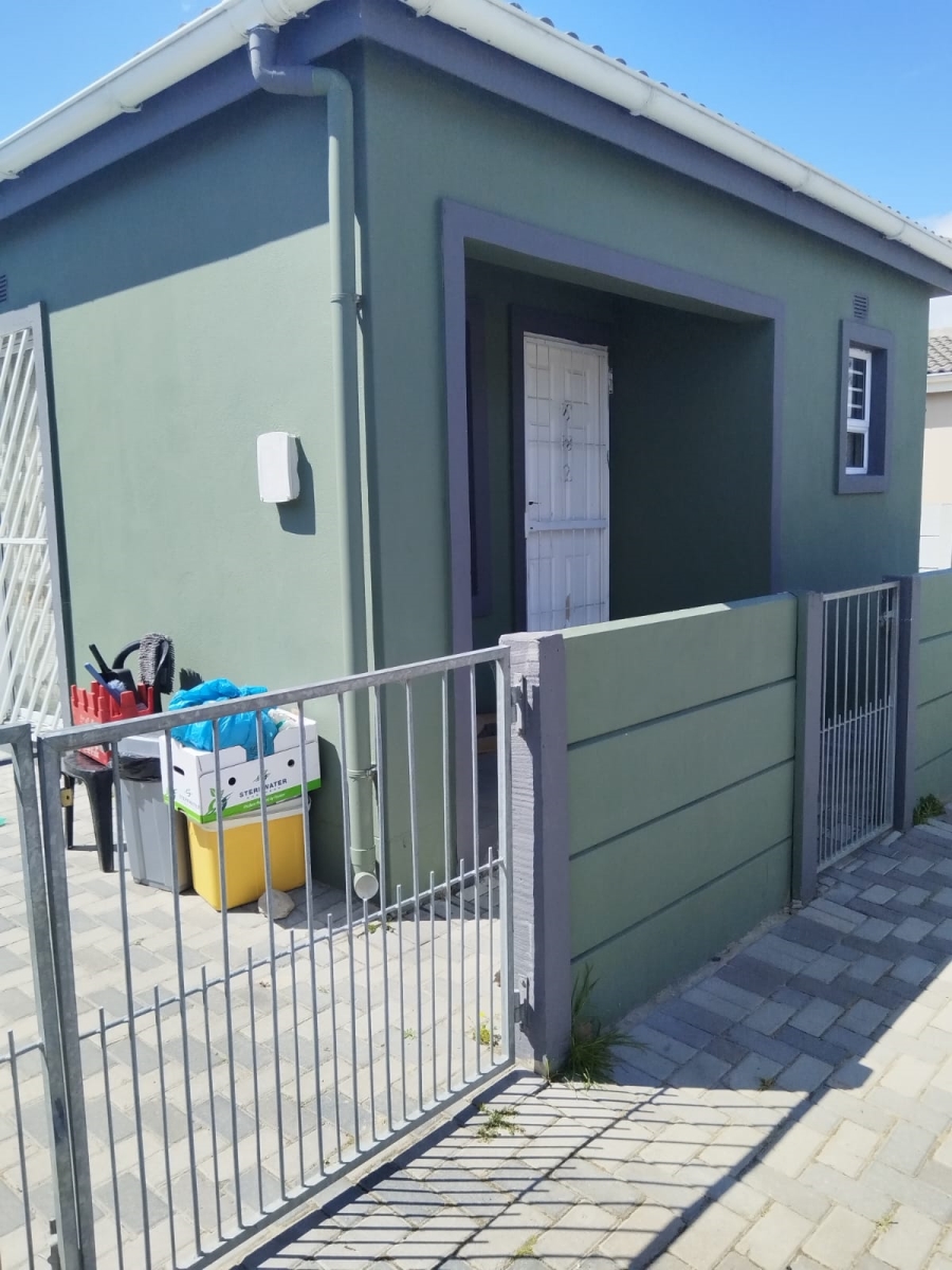2 Bedroom Property for Sale in Electric City Western Cape